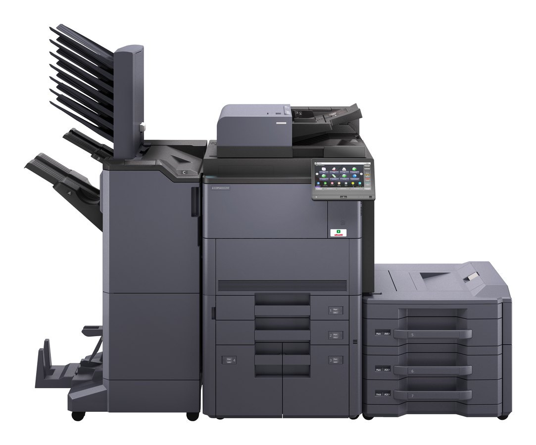 Multifonction A3 noir et blanc Olivetti d-Copia 8002MF équipé d’un module de finition et d’un magasin grande capacité — visuel constructeur.